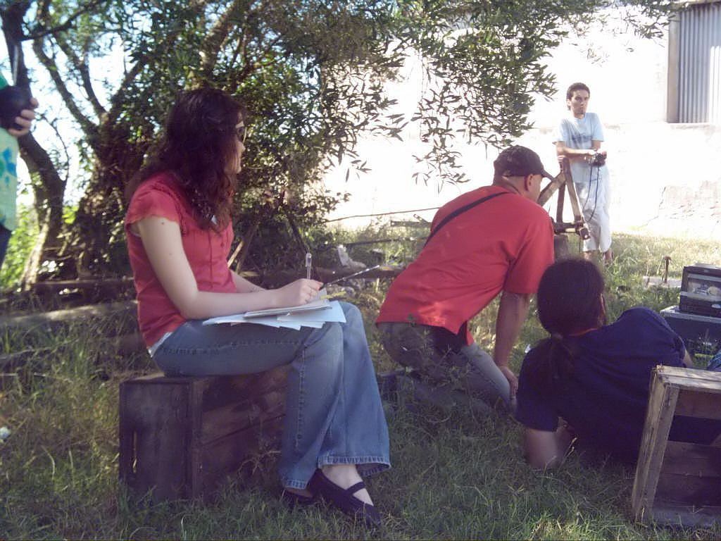 Luc�a, Jorge, Danubio y Diego esperan por la acci�n. 8/12/2007 (10:18 AM)